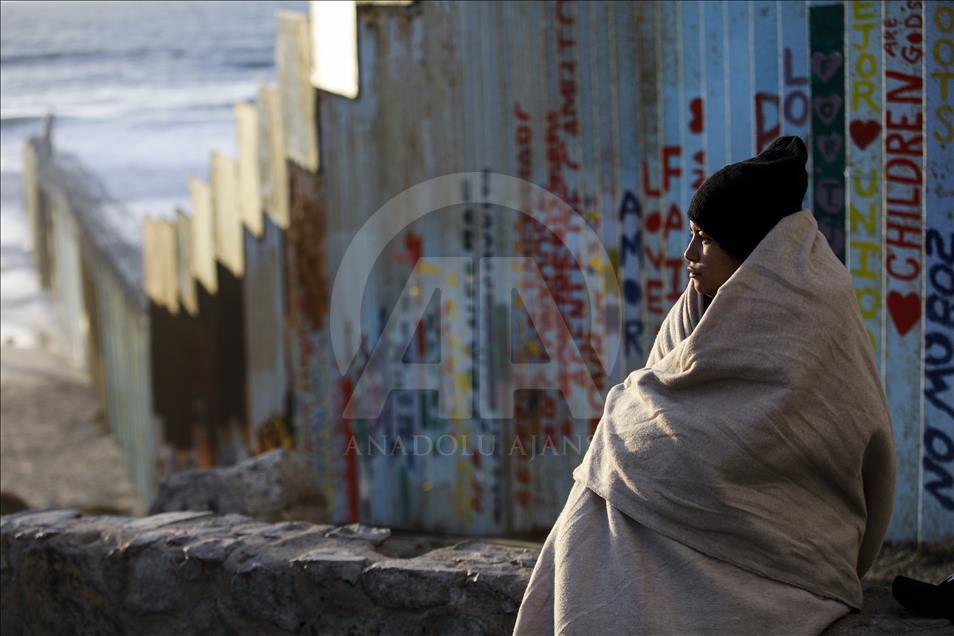 Tijuana'ya gelen göçmenler bekleyişini sürdürüyor