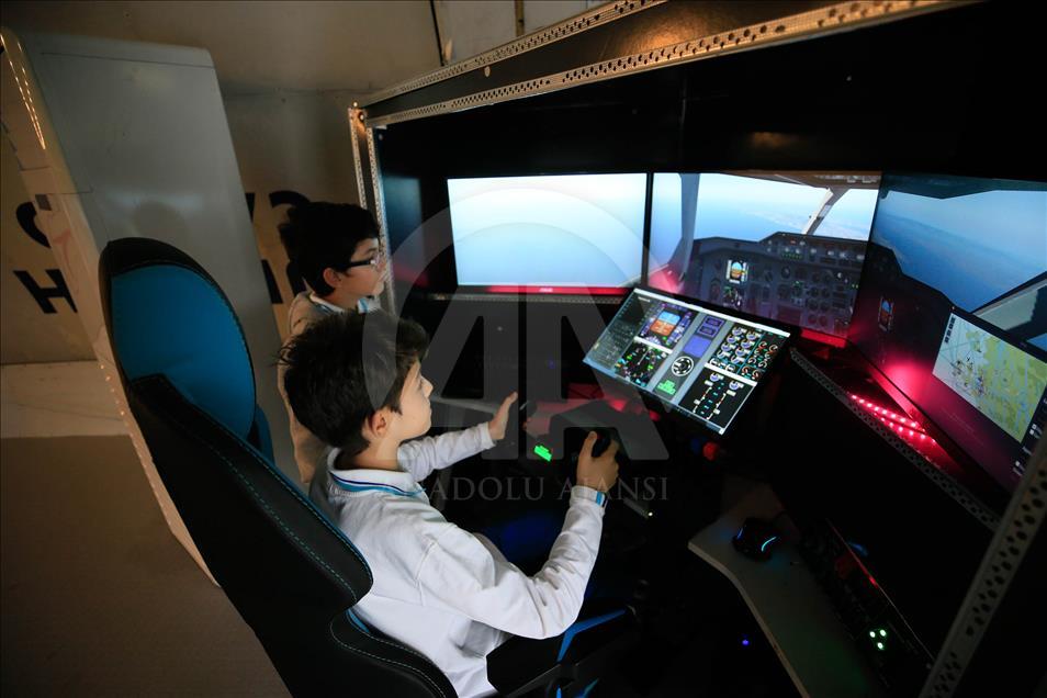 Airplane turned into classroom for students in Turkey