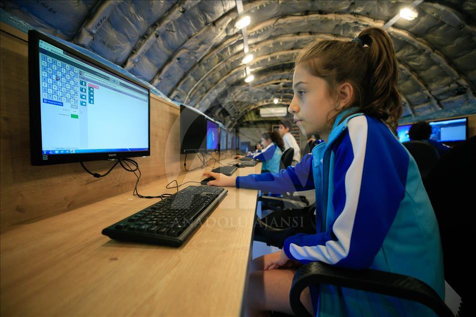 Airplane turned into classroom for students in Turkey