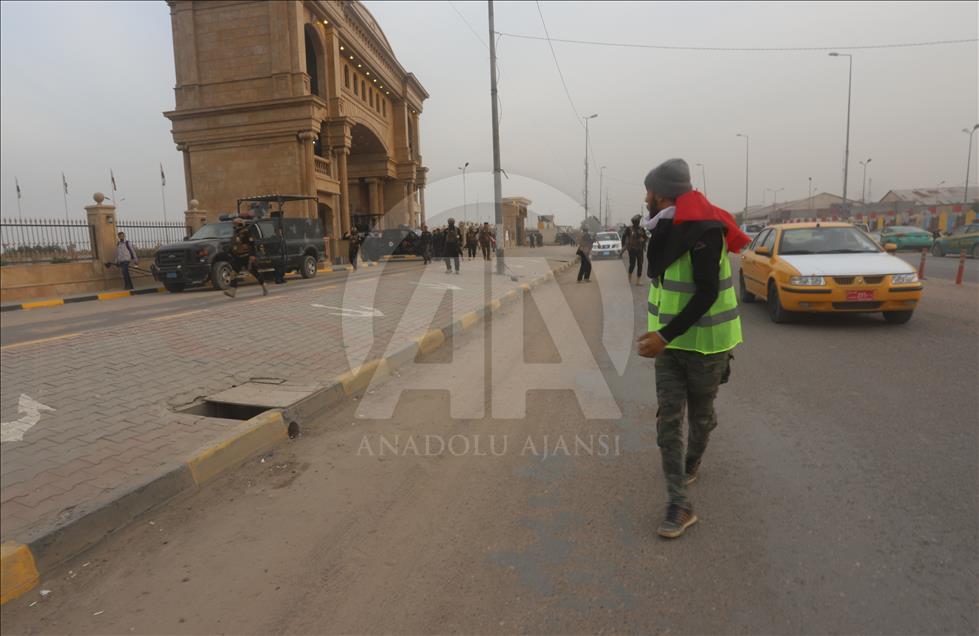 Basra'da "sarı yelekliler" gösterisi