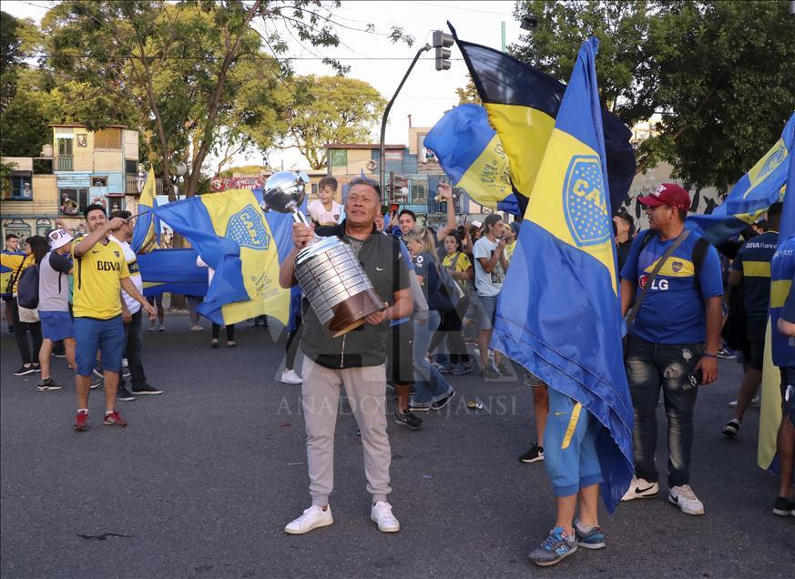 Fanáticos se despiden de Boca Juniors antes de la final de la Copa Libertadores