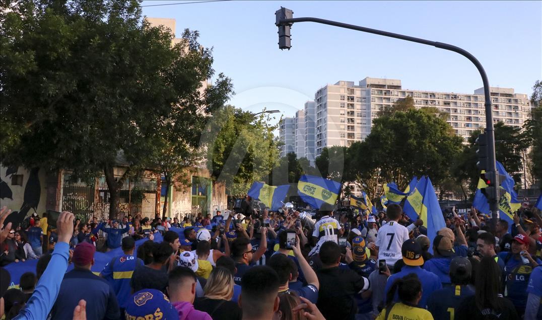 Fanáticos se despiden de Boca Juniors antes de la final de la Copa Libertadores