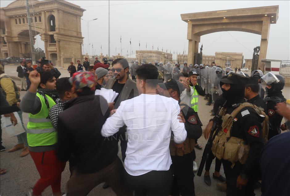 Basra'da "sarı yelekliler" gösterisi