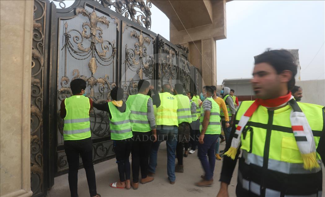 Basra'da "sarı yelekliler" gösterisi