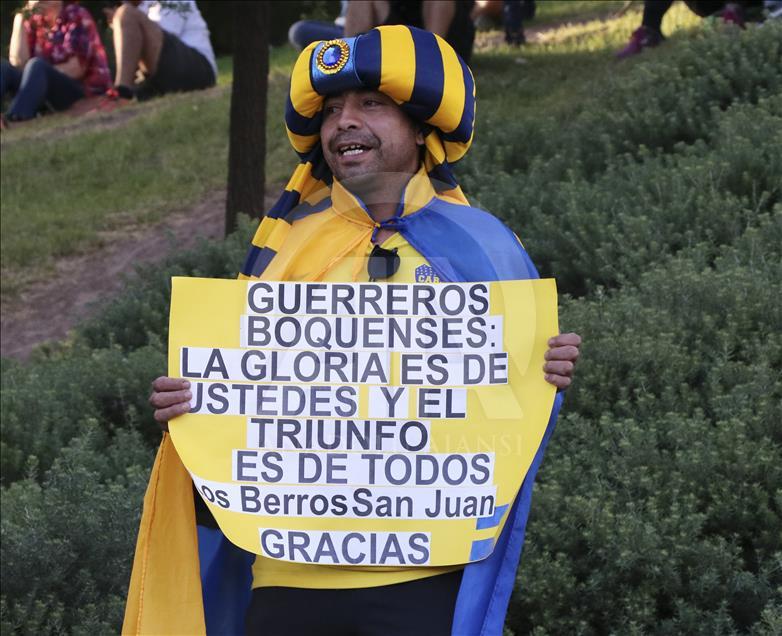 Fanáticos se despiden de Boca Juniors antes de la final de la Copa Libertadores