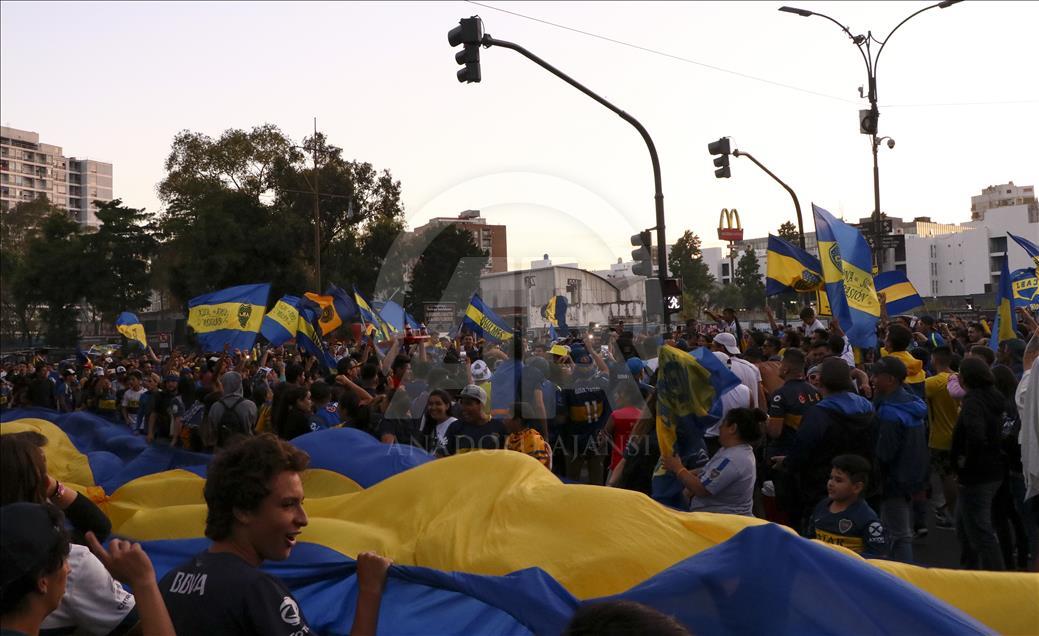 Fanáticos se despiden de Boca Juniors antes de la final de la Copa Libertadores
