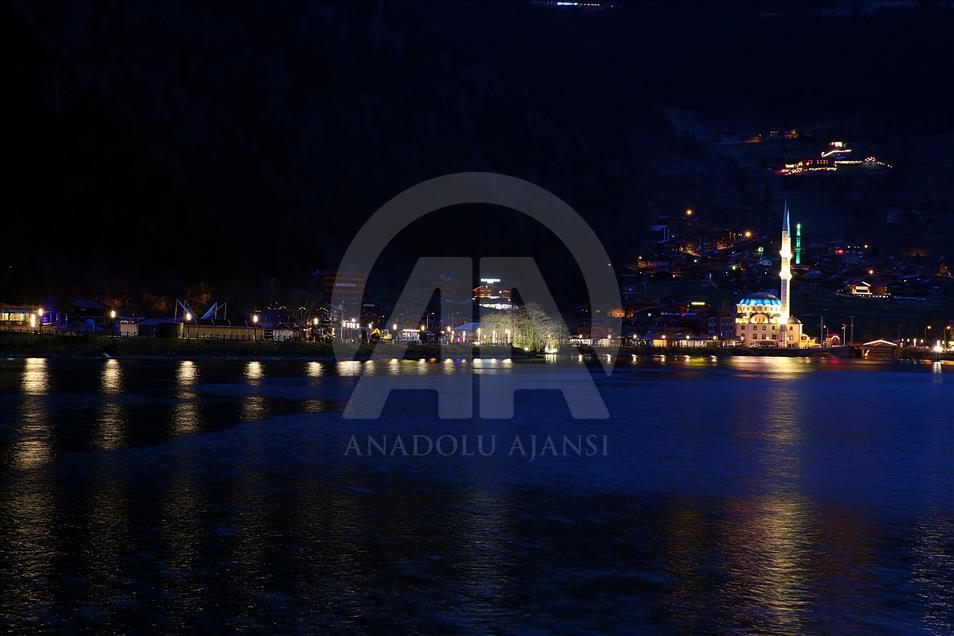Uzungöl'ün gecesi de ayrı bir güzel