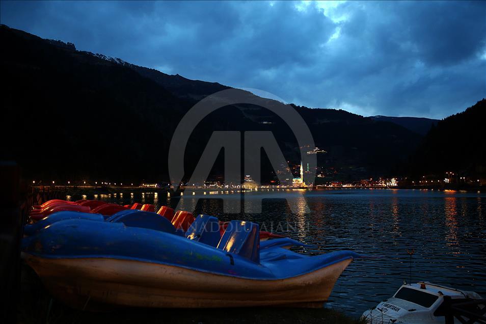 Uzungöl'ün gecesi de ayrı bir güzel