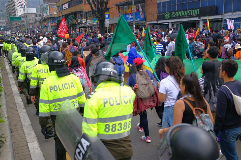 Kolombiya’da öğrenci protestoları: 2 gözaltı
