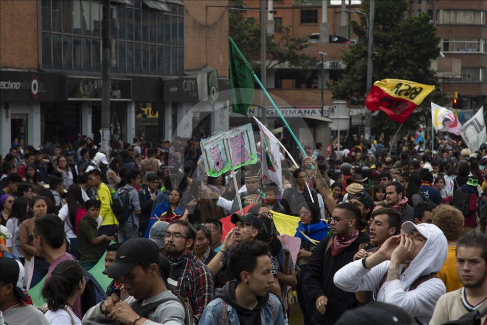 Students and teachers protest over education spending in Colombia