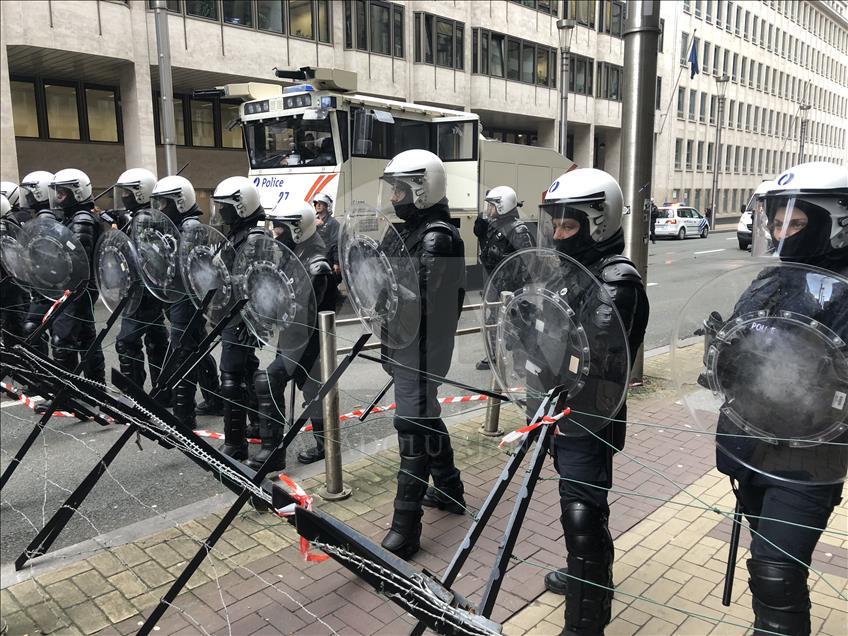 Yellow vests' protest begin in Brussels