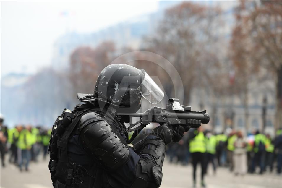 France/Gilets Jaunes: 700 interpellations dont 575 à Paris (ministère de l’Intérieur) 
