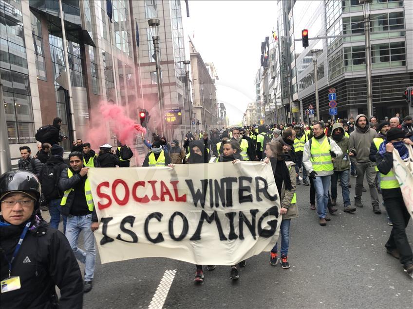 Протестующие в Брюсселе двинулись к ведомствам ЕС 
