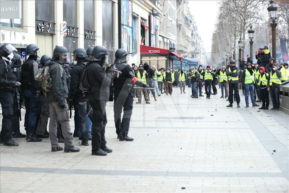 France/Gilets Jaunes: 700 interpellations dont 575 à Paris (ministère de l’Intérieur) 