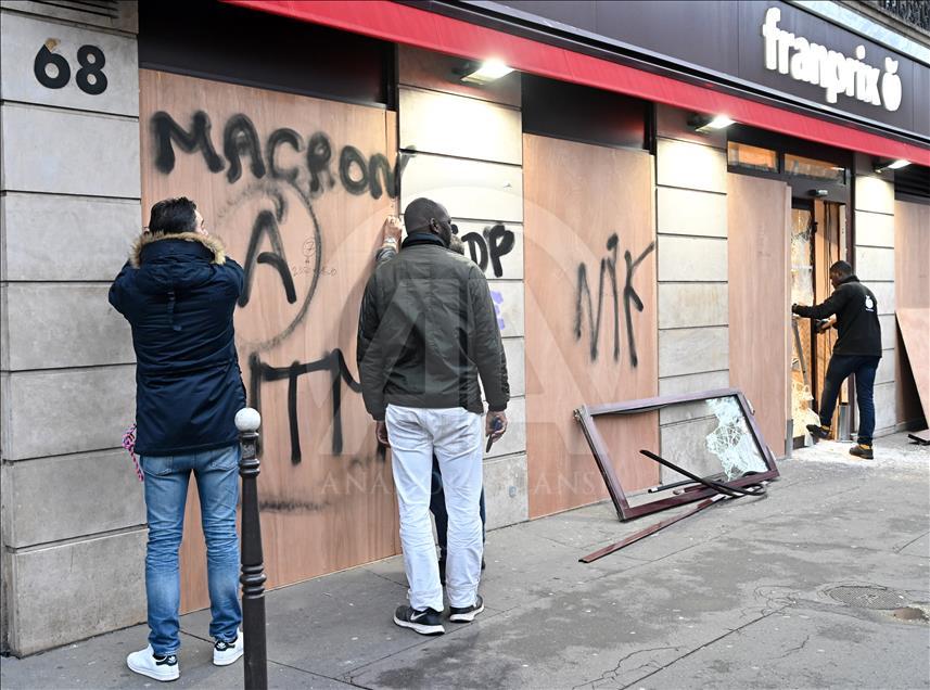 Aftermath of Yellow vest (Gilets jaunes) protests in Paris