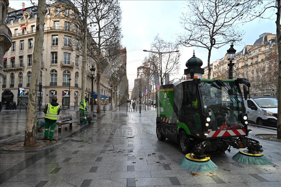 Aftermath of Yellow vest (Gilets jaunes) protests in Paris