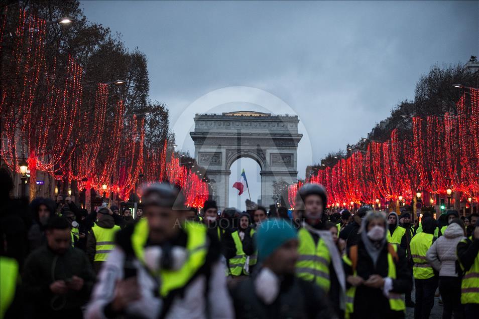 Yellow vest protest in Paris