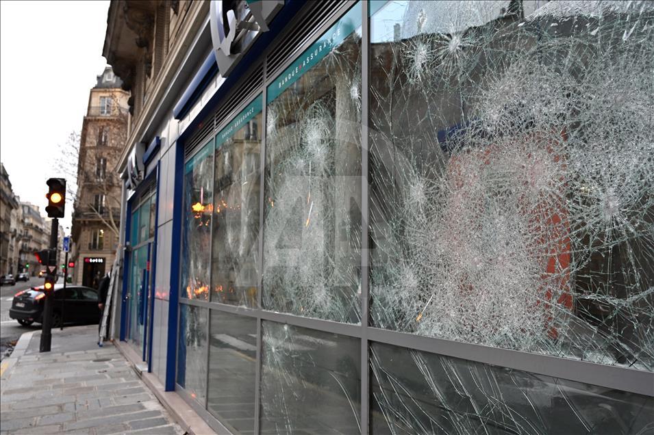 Aftermath of Yellow vest (Gilets jaunes) protests in Paris