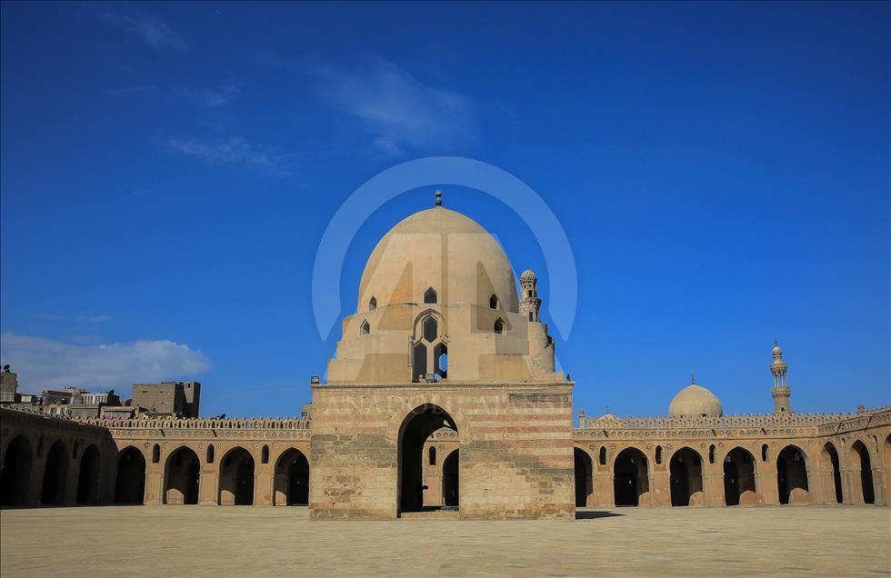 مسجد "بن طولون" بالقاهرة..صرح وحصن