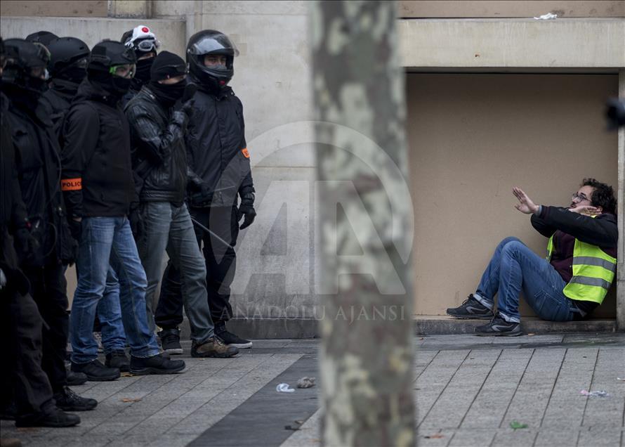 Yellow vest protest in Paris