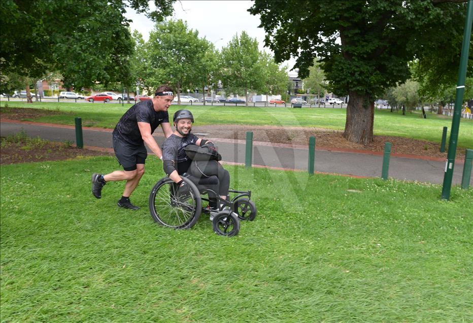 Spartan'da tekerlekli sandalyesiyle yarıştı
