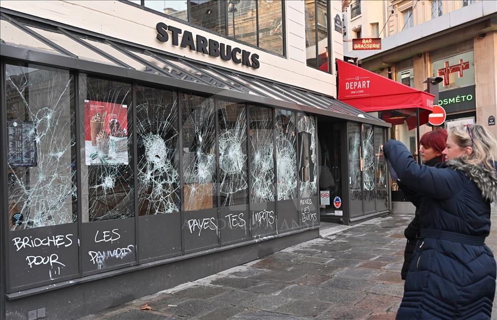 Aftermath of Yellow vest (Gilets jaunes) protests in Paris