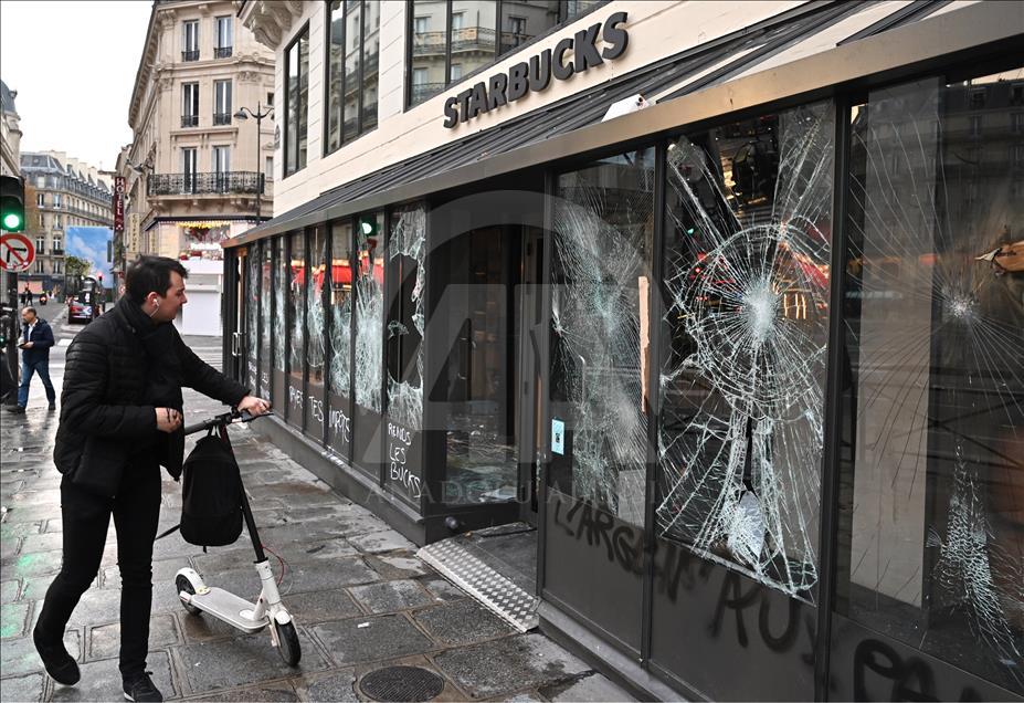 Aftermath of Yellow vest (Gilets jaunes) protests in Paris