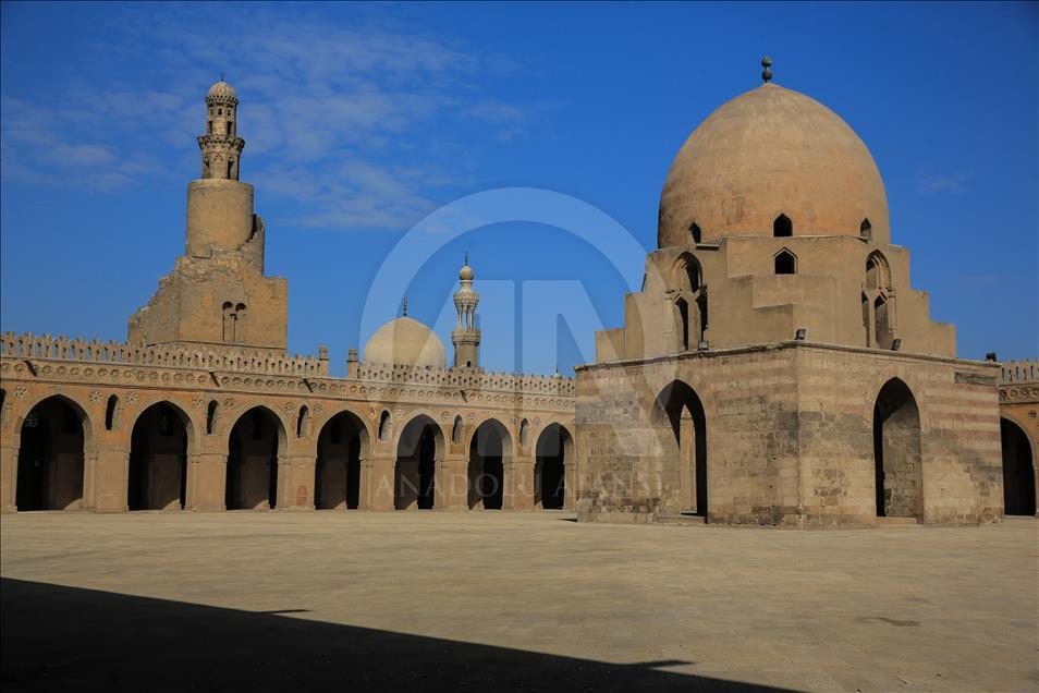 مسجد "بن طولون" بالقاهرة..صرح وحصن