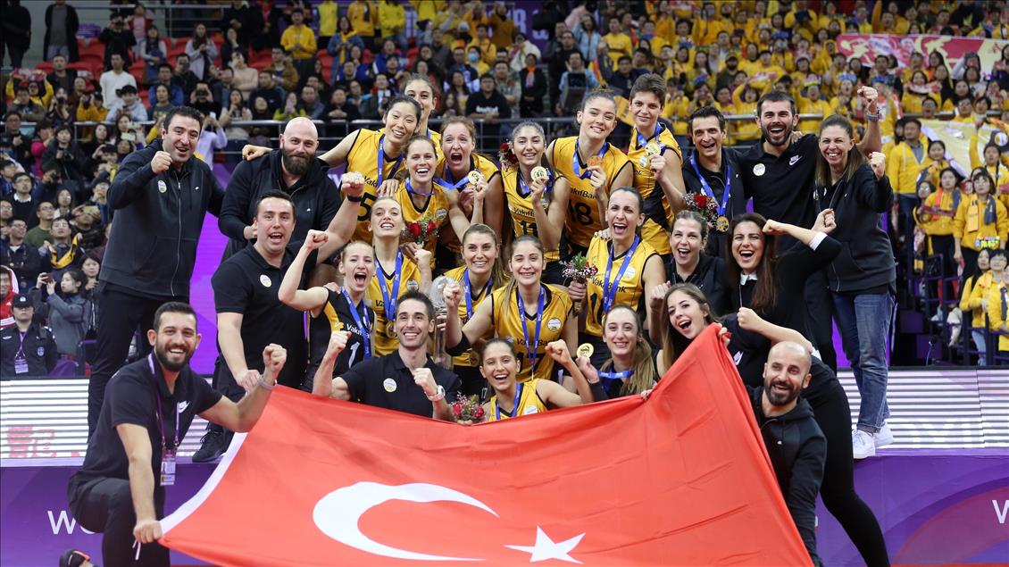 Dünya şampiyonu VakıfBank, kupasını aldı