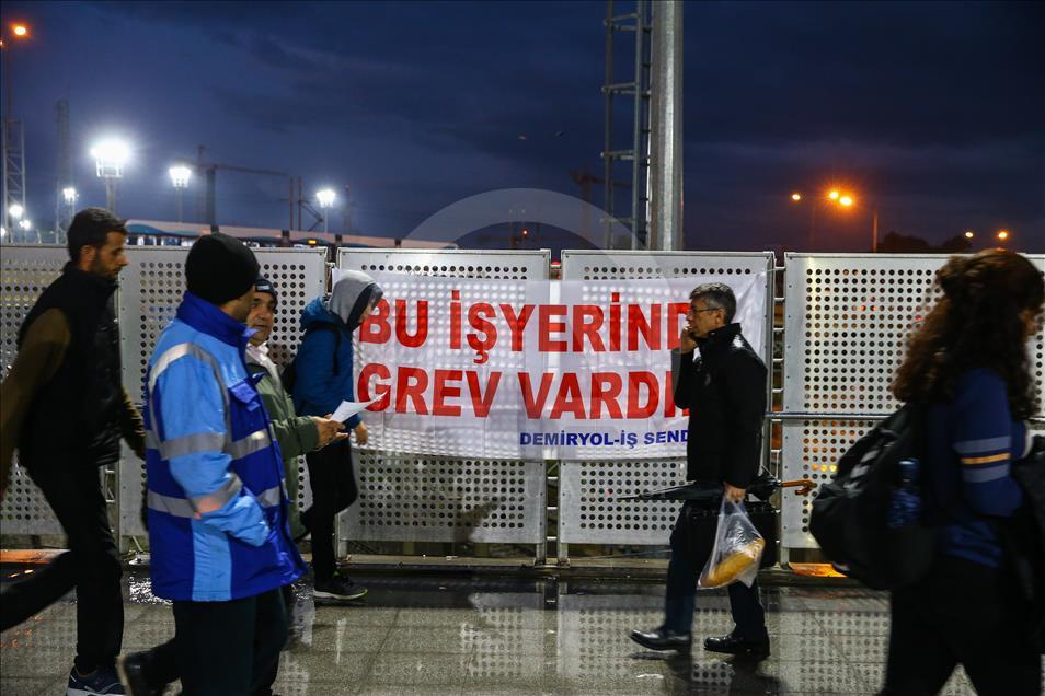 İZBAN'daki grev nedeniyle bazı tren seferleri durdu
