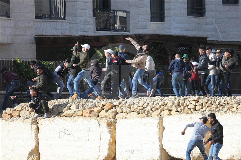 İsrail güçleri Ramallah'a baskın düzenledi