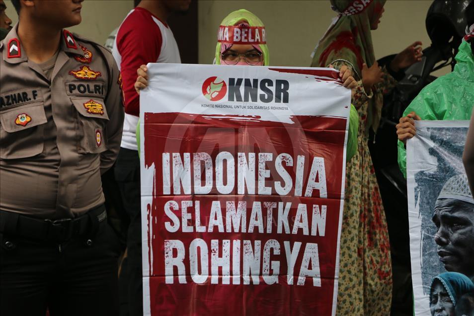 Endonezya'da Myanmar karşıtı protesto