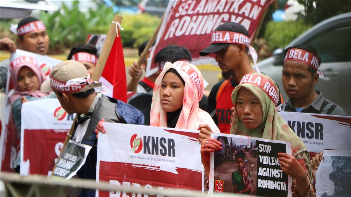 В Индонезии прошла акция в поддержку мусульман-рохинья


