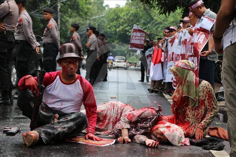 Endonezya'da Myanmar karşıtı protesto