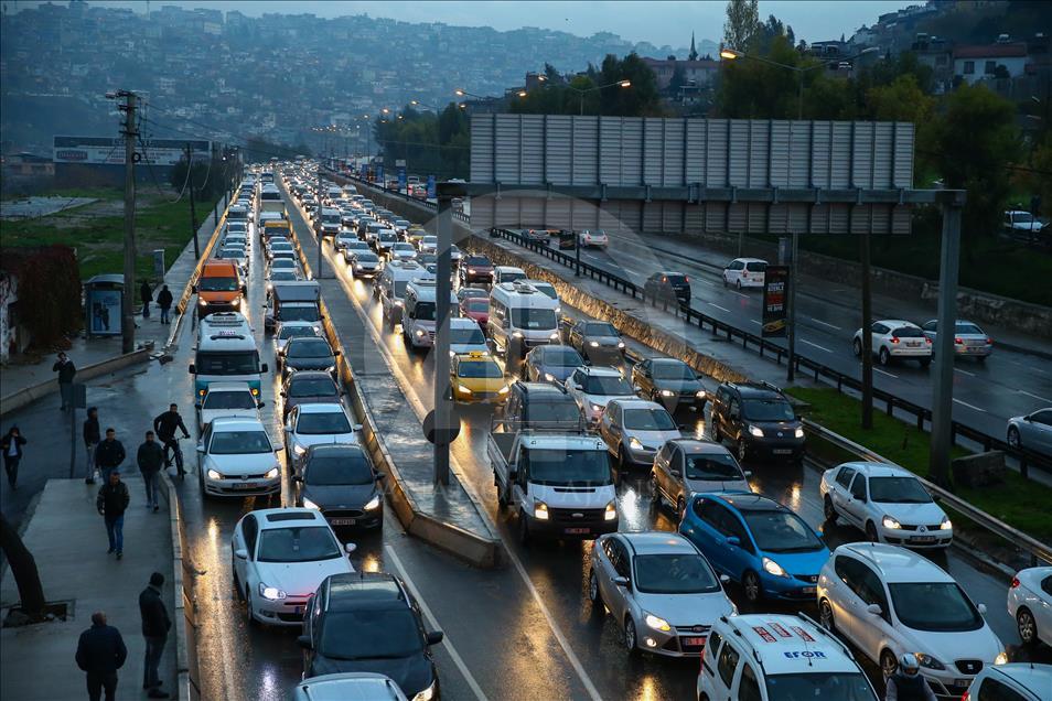 İZBAN'daki grev nedeniyle bazı tren seferleri durdu