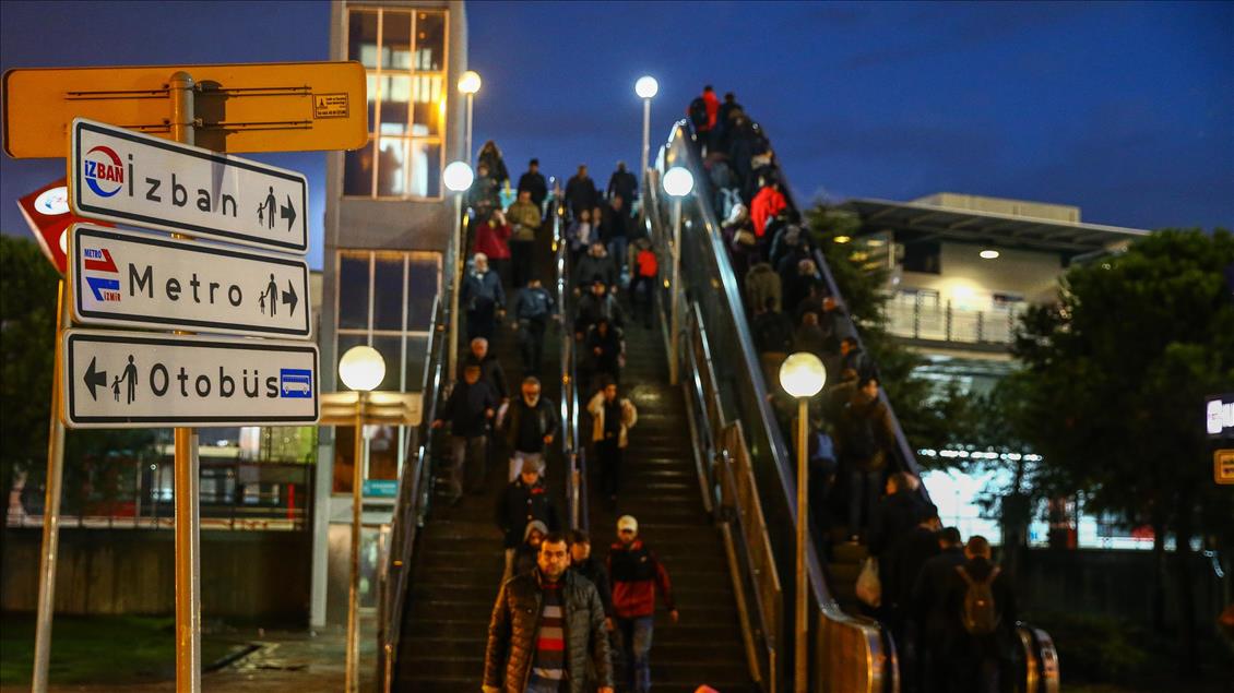 İZBAN'daki grev nedeniyle bazı tren seferleri durdu