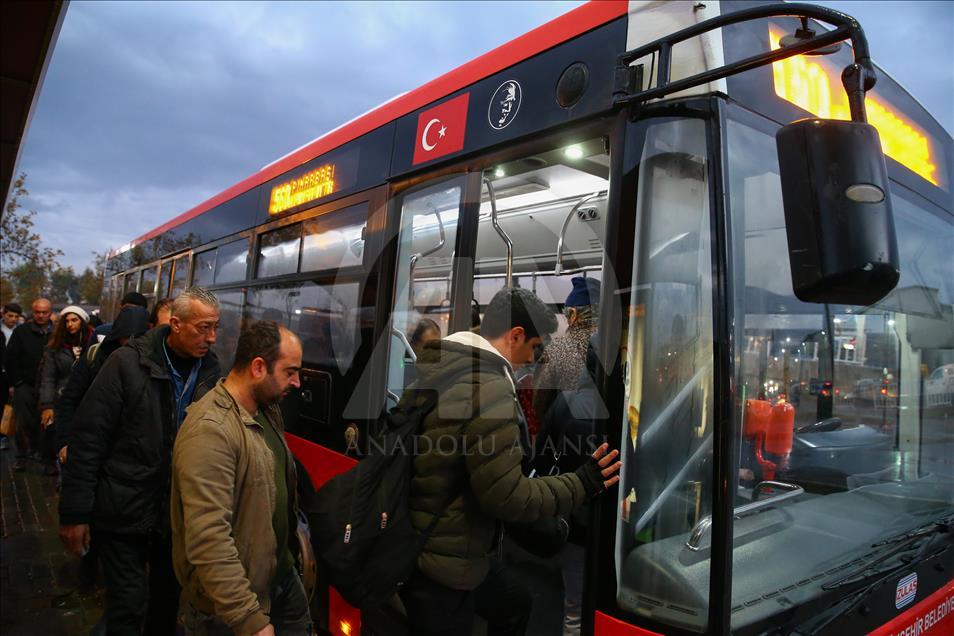 İZBAN'daki grev nedeniyle bazı tren seferleri durdu