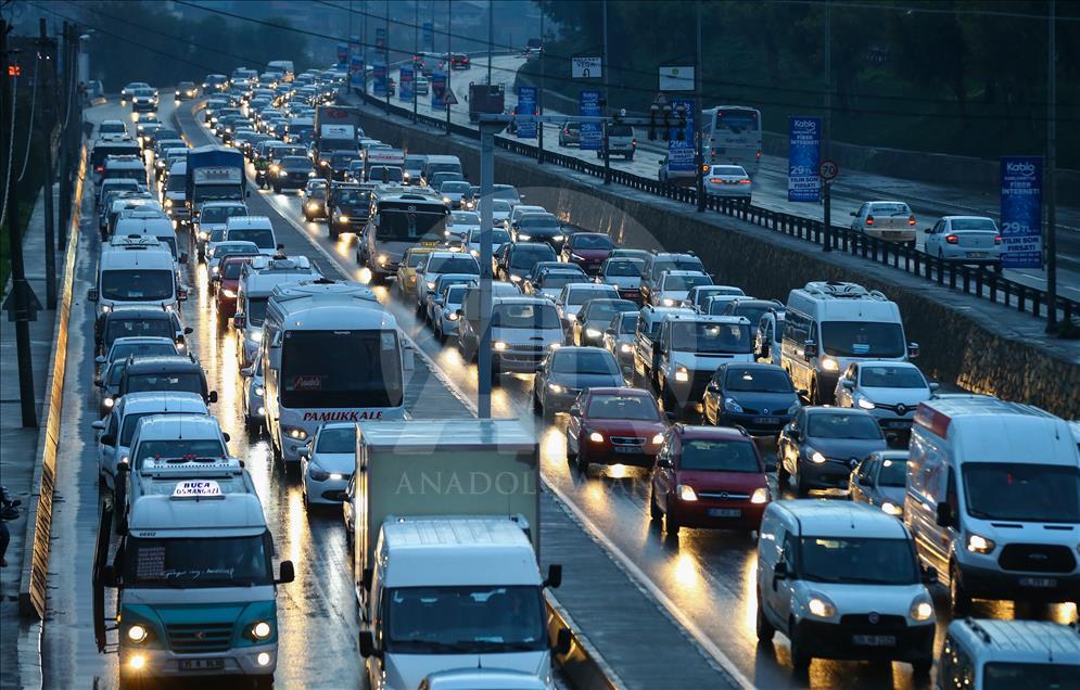 İZBAN'daki grev nedeniyle bazı tren seferleri durdu