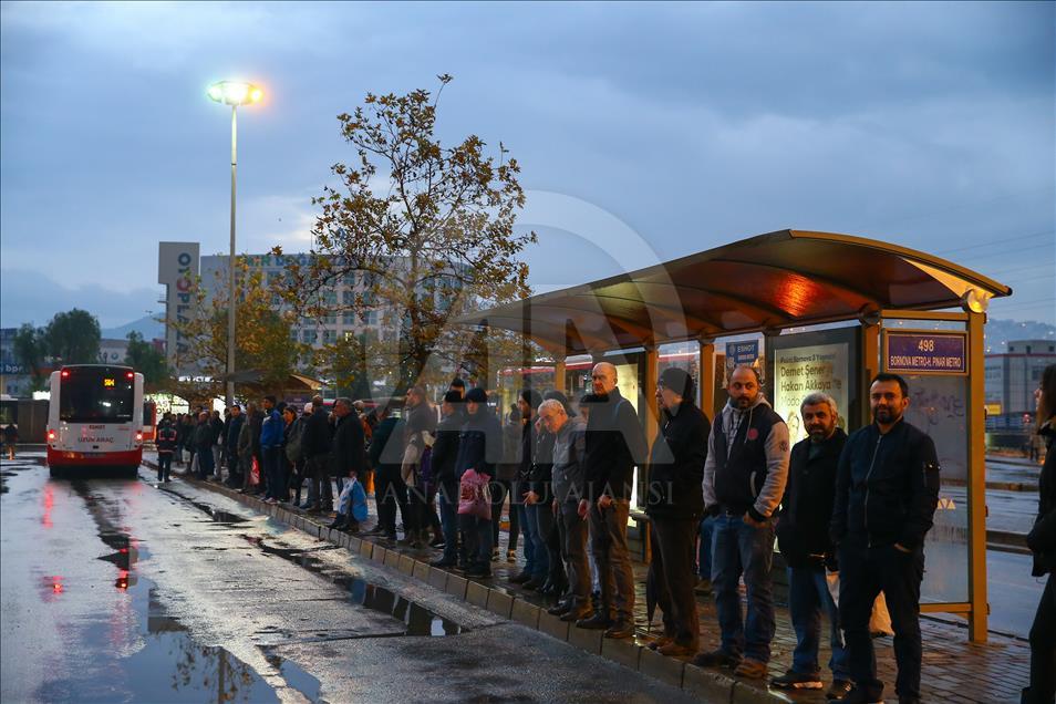 İZBAN'daki grev nedeniyle bazı tren seferleri durdu