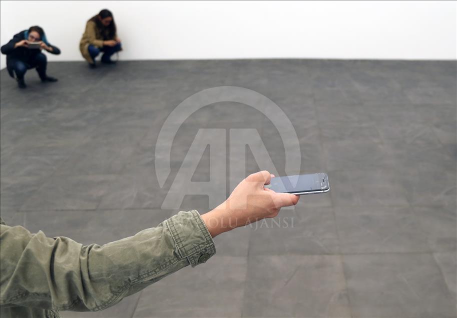 "Fragmentos", la obra de la artista Doris Salcedo hecha con las armas de las Farc