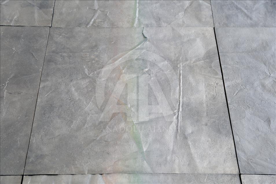 "Fragmentos", la obra de la artista Doris Salcedo hecha con las armas de las Farc