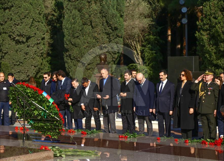 Haydar Aliyev vefatının 15. yılında anılıyor 