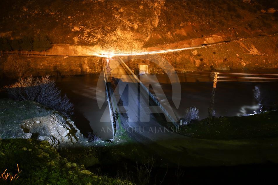 Dicle Barajı'nın kapaklarından biri yağış nedeniyle koptu