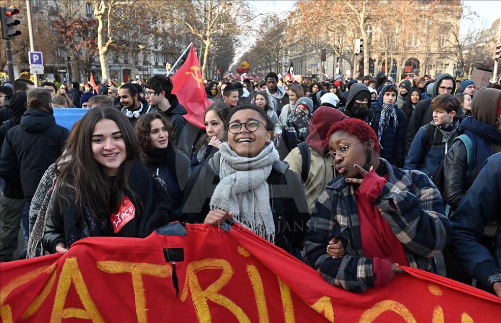 Unions and students protest in Paris