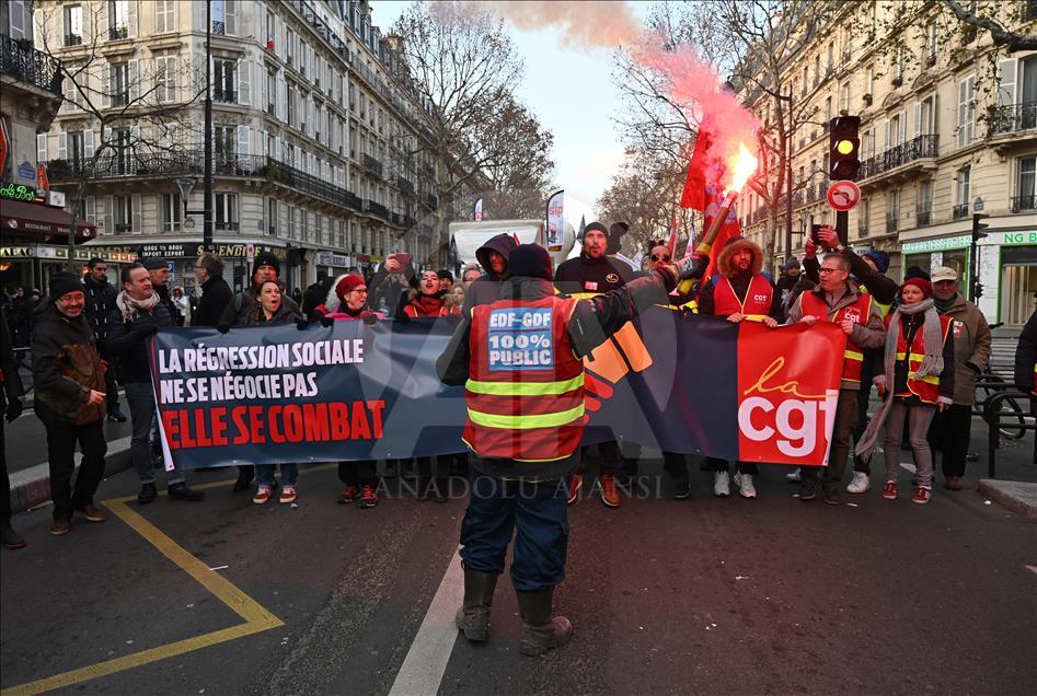 Unions and students protest in Paris