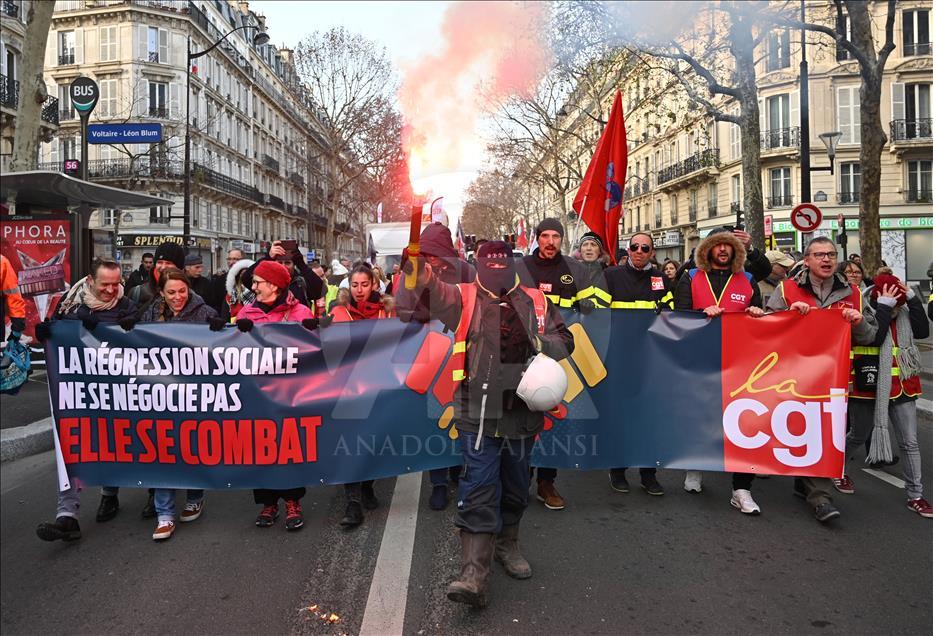 Unions and students protest in Paris