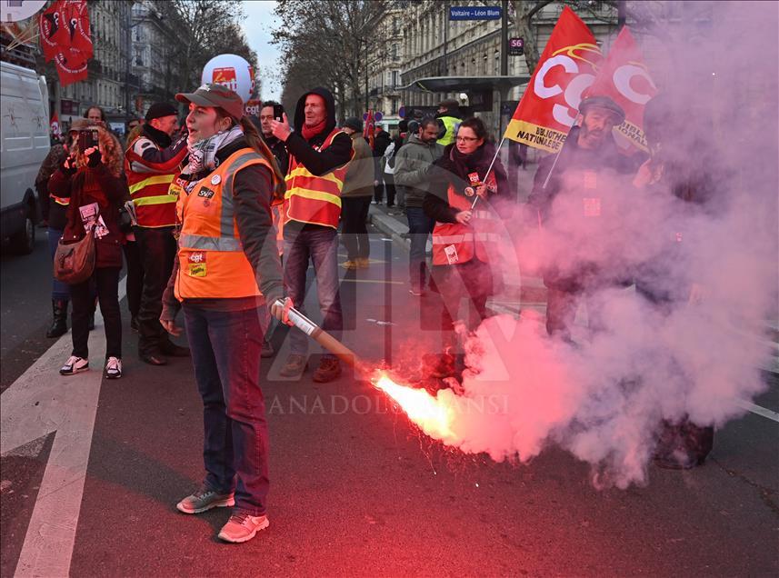 Unions and students protest in Paris