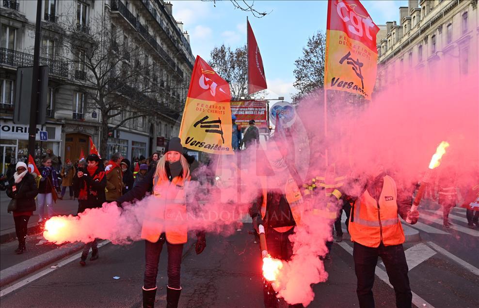 Unions and students protest in Paris