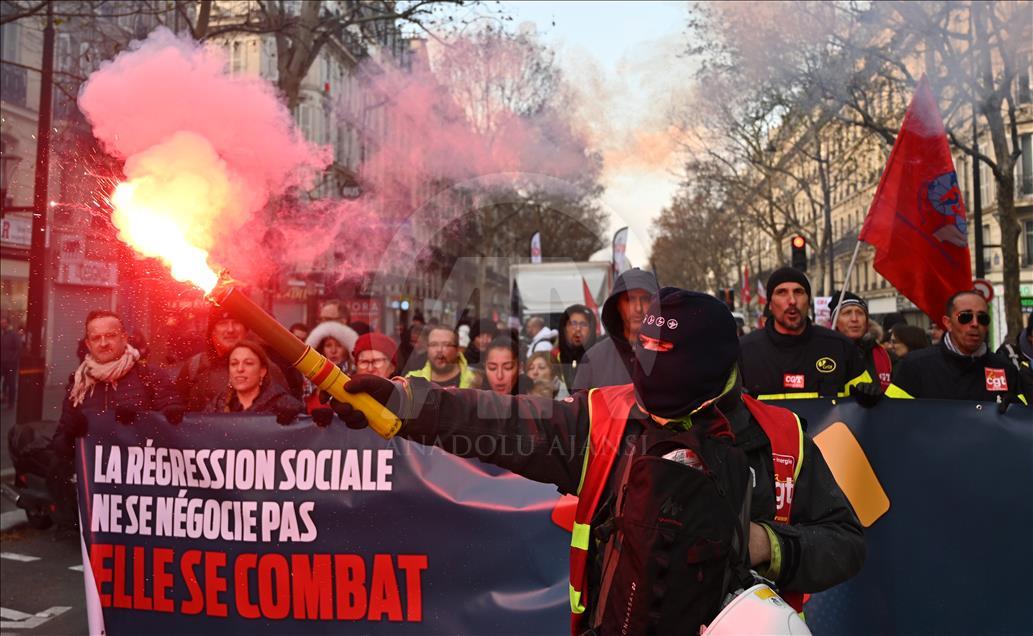 Unions and students protest in Paris