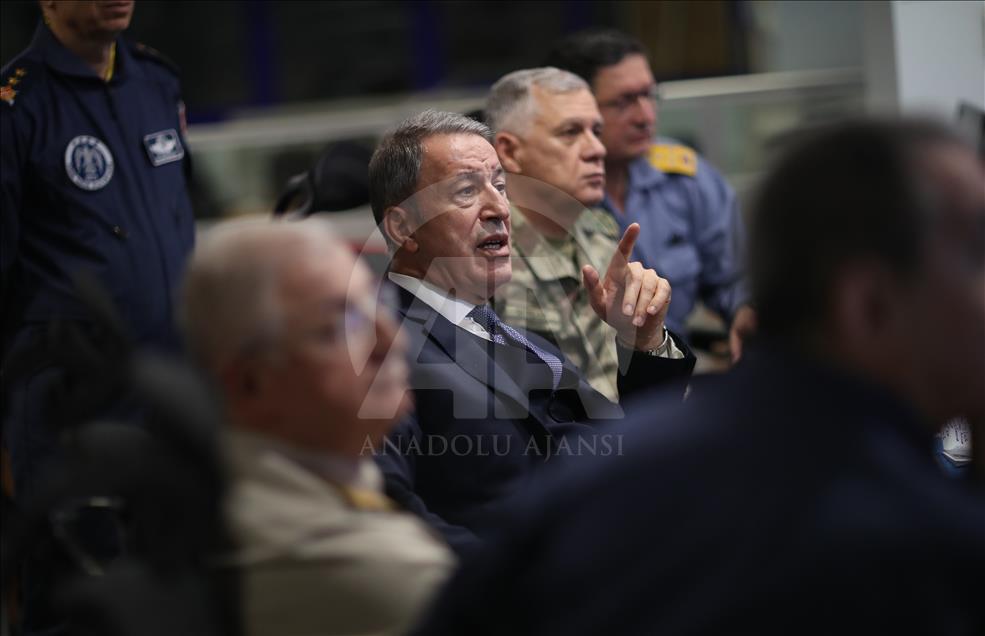 Milli Savunma Bakanı Akar, Hava Kuvvetleri Harekat Merkezi'nde